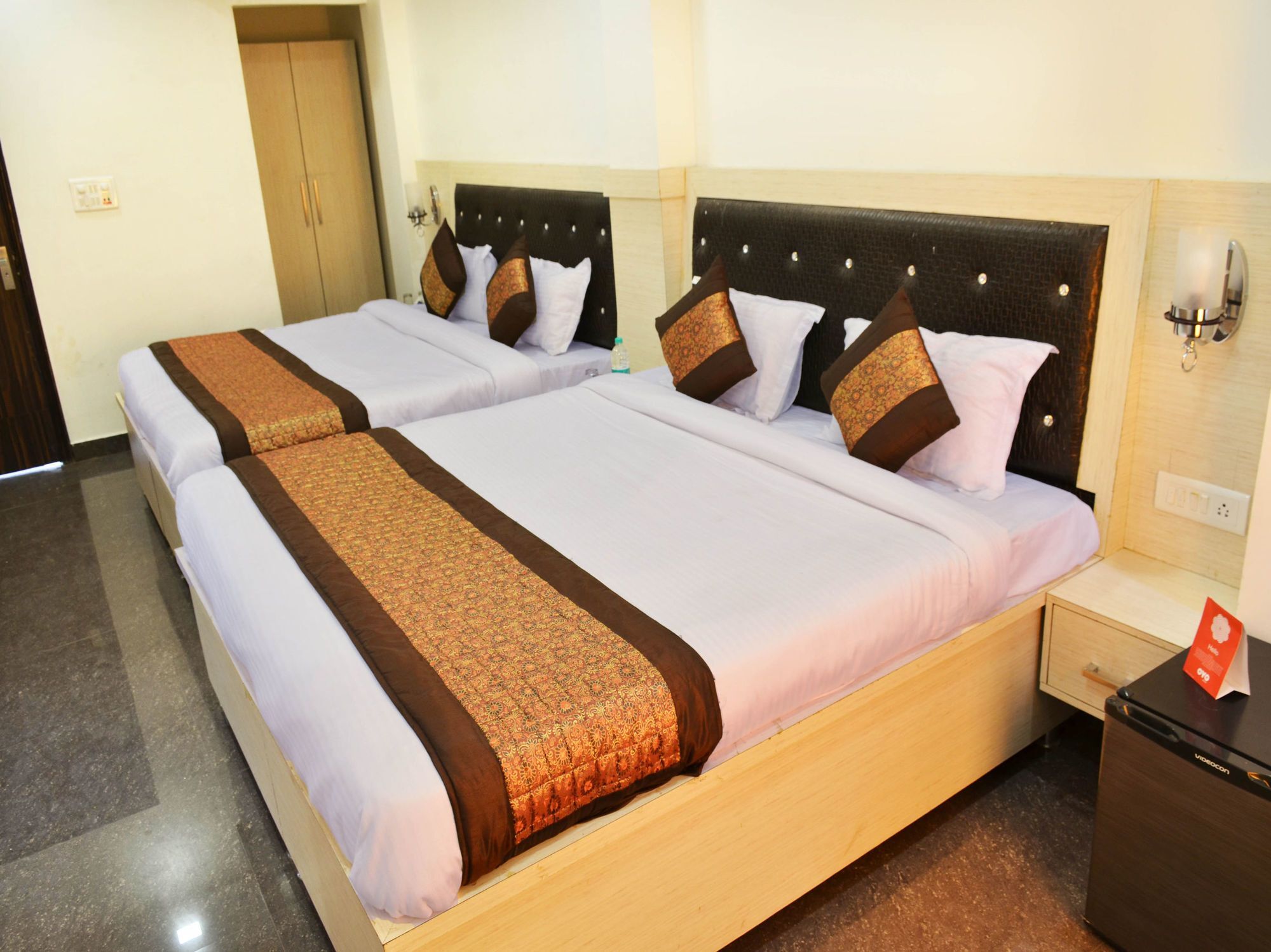 Oyo 7447 Grand Park Hotel Amritszár Kültér fotó