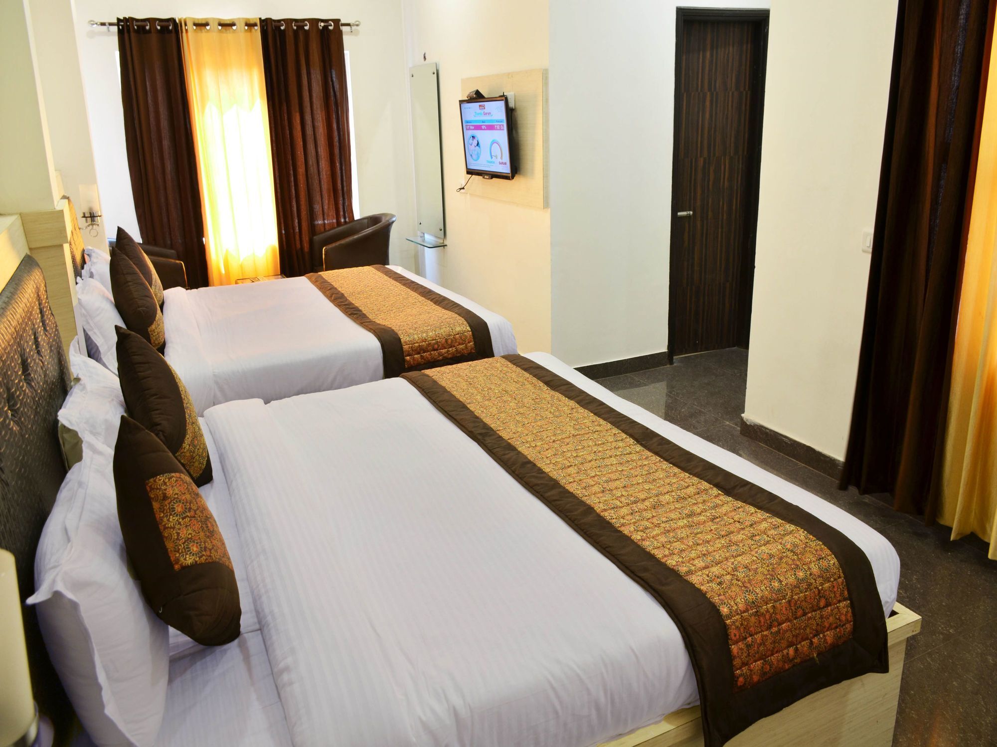 Oyo 7447 Grand Park Hotel Amritszár Kültér fotó
