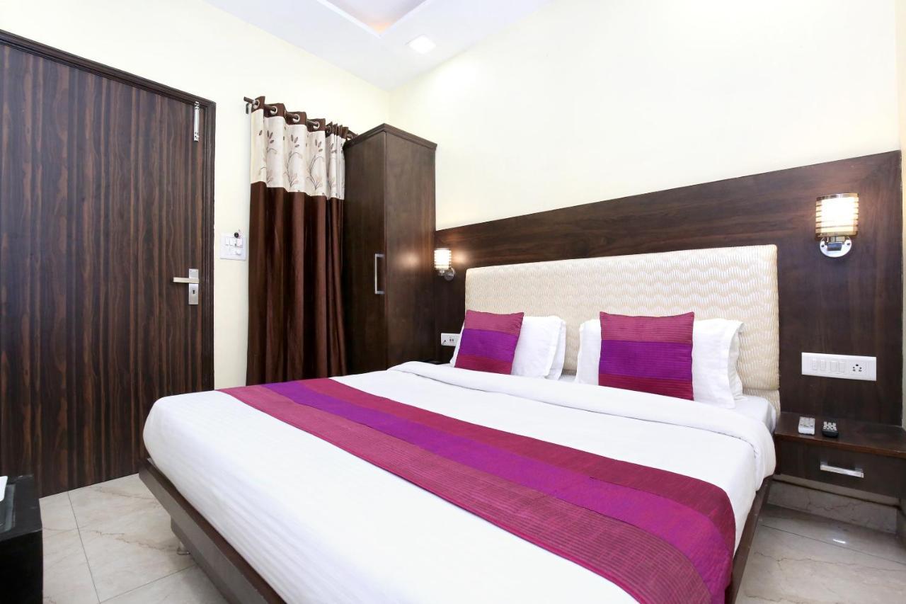 Oyo 7447 Grand Park Hotel Amritszár Kültér fotó
