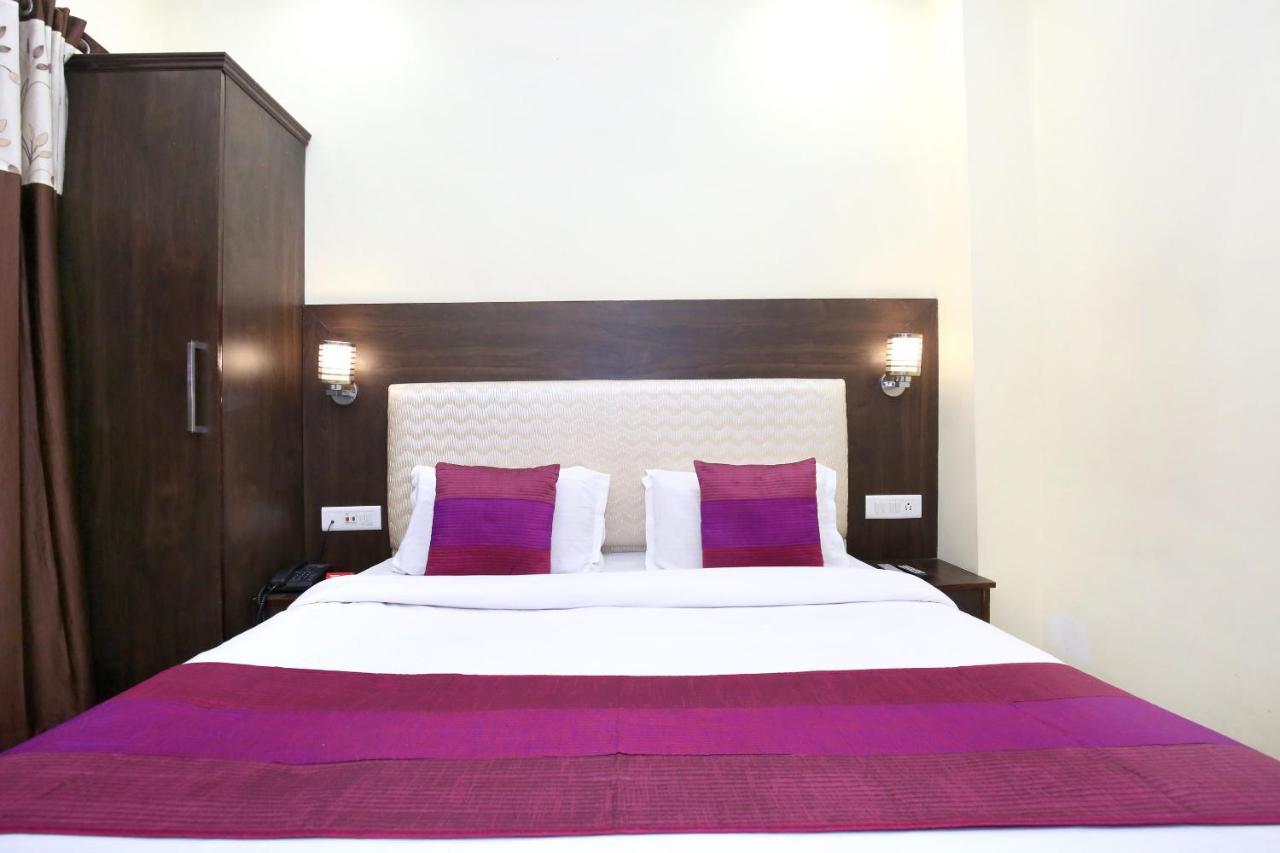 Oyo 7447 Grand Park Hotel Amritszár Kültér fotó